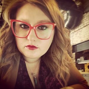 Meet your Posher, Carly